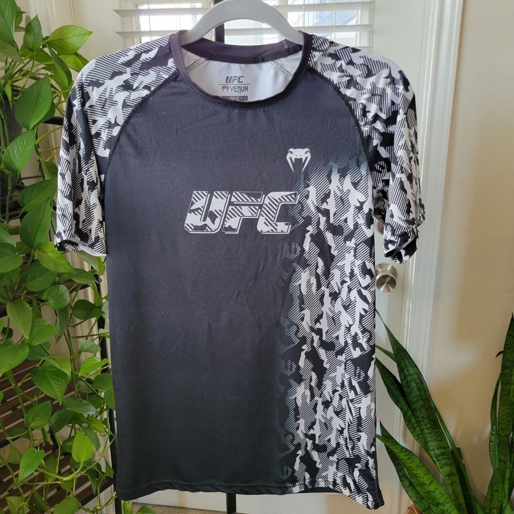 UFC Venum Mens Rash Guard Black White Camo MMA BJJ Training Shirt Size M